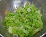 潮汕豬肉條炒西芹的食譜步驟4照片
