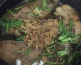 A picture of step 5 of Vũ Đại Village Braised Fish with Galangal.