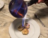 Foto del passaggio 4 della ricetta Maki di panettone con gelato di crema e rum