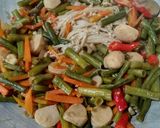 Foto langkah ke 3 dari resep Tumis kacang panjang enoki.