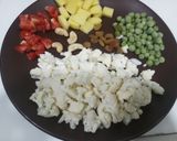 A picture of step 1 of Maggi masala cauliflower wrap.
