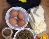 Foto langkah ke 1 dari resep Martabak Telur Keju #ketopad_cp_telur.