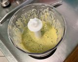 Une image de l'étape 5 de Sauce salade à l'ail des ours.