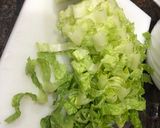 Foto del paso 2 de la receta: Hamburguesa de pollo a la plancha con lechuga tomate y cebolla