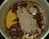 صورة لخطوة 6 من وصفة كيكة الفانيلا في طنجرة الضغط بصوص الشوكولا 😋