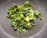 A picture of step 2 of Coriander chutney for rice.