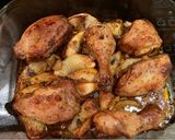 Foto del paso 5 de la receta: Pollo con manzana al horno 🍗🍎