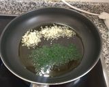 Foto del paso 6 de la receta: Merluza a la vasca con espárragos y huevo cocido