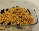 A picture of step 4 of Sweet and sour salad.