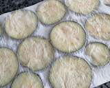 Foto del paso 3 de la receta: Pizza de berenjena, setas y queso