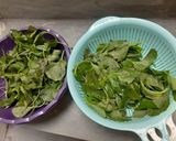 Foto langkah ke 1 dari resep Tumis Bayam Simple.
