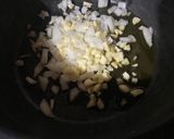 Foto del paso 3 de la receta: Espaguetis con almejas y gambones