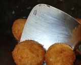 Foto langkah ke 6 dari resep Chicken Cheese Balls.