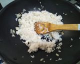 Foto langkah ke 2 dari resep 32. Nasi tim ayam instan.