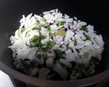 Foto del paso 1 de la receta: Arroz tostado al verdeo