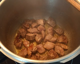 Foto del paso 1 de la receta: Estofado de Ternera en olla rápida con Patatas fritas