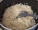 Csirkecomb pörkölt 🍗🧅🧄🍗 snidllinges nokedlivel recept fázis 1 fotója