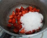 Foto langkah ke 2 dari resep Korean Strawberry Latte.