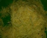 Foto del paso 1 de la receta: Rallado de papas, cebolla y huevo - Tortilla