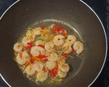 Foto langkah ke 2 dari resep Tumis Udang Selada Air.