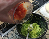 Foto del paso 3 de la receta: Empanadillas de aguacate al horno