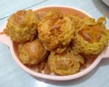 Foto langkah ke 5 dari resep Sosis gulung mie telur.