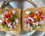A picture of step 2 of Cheese veggies toast.