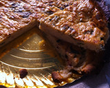 Foto del paso 7 de la receta: Quiche de coliflor, queso y hoja de remolacha