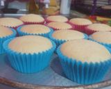 Foto del paso 5 de la receta: Magdalenass Con Chips De Chocolate😍🤤 y granaa roja😍🤤
