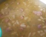 Foto del paso 13 de la receta: Alubias blancas con salchichas frescas en olla rápida