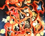 Foto del paso 5 de la receta: Filetes de merluza al horno con puerro y pimiento
