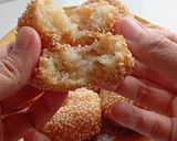 Foto langkah ke 5 dari resep Donat Singkong Wijen.