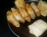 A picture of step 5 of Chicken cheese packet roll.