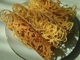 Kue Sarang Laba-Laba (Kue Brukat)