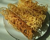 Foto langkah ke 8 dari resep Kue Sarang Laba-Laba (Kue Brukat).