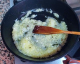 Foto del paso 4 de la receta: Filetes de pechuga de pollo en salsa de champiñones y macis