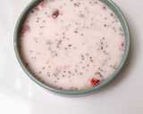 Foto langkah ke 3 dari resep Sarapan Diet : Chia Seed Oatmeal Strawberry (197 kkal).
