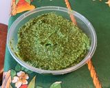 Une image de l'étape 9 de Pesto de fanes de radis à l ail fumé et trois fromages (recette anti gaspi).