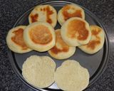 A picture of step 3 of English muffins.