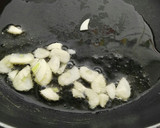 Foto del paso 4 de la receta: Tallarines de setas y castañas con setas y alga wakame