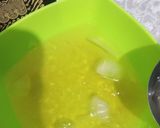 Foto langkah ke 3 dari resep Es Kuwut Nutrijell Stroberi Mix Cocorio Stroberi.