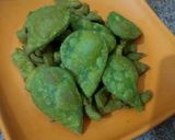 पालक के नमक पारे (palak ke namak pare recipe in Hindi) रेसिपी चरण 8 फोटो