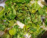 Hình bước làm 2 của món Cá dìa nấu măng, lá giang