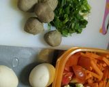 Foto langkah ke 1 dari resep Mie Bakso Kuah Sayuran.
