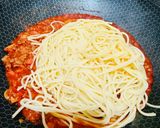 Gambar langkah 6 resipi 👩‍🍳Spaghetti Bolognese Goreng.