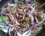 A picture of step 4 of Shinkafa da miyar koda.