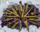 Foto del paso 4 de la receta: Repollo morado con espárragos y algo más.