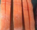 Foto del paso 3 de la receta: Salmón al horno en salsa de mostaza y miel, con berenjenas asadas