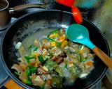 Foto langkah ke 5 dari resep Oseng Kikil Sapi.