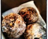 A picture of step 7 of Arancini ai formaggi - deep-fried, risotto balls with melting cheese middle.